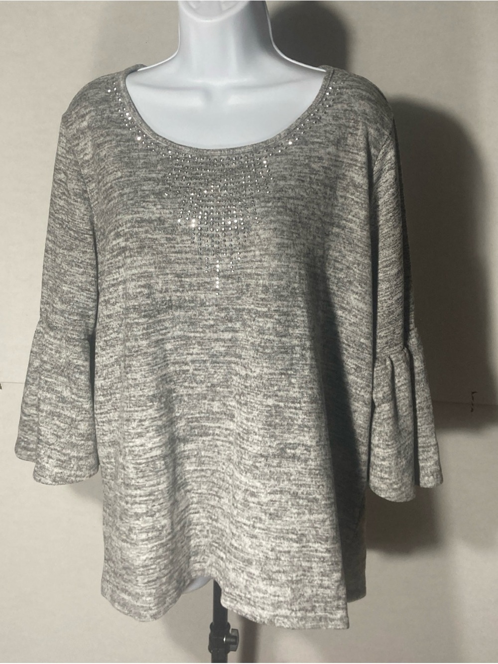 New Directions Gray Knit Top with Sequin Accents XL